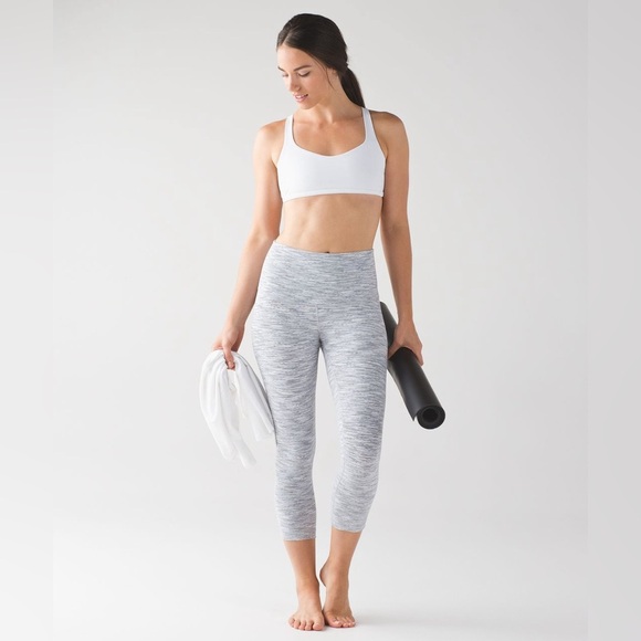 Lululemon Wunder Under Crop (Hi-Rise) (21 1/2") size 4 - Picture 2 of 11